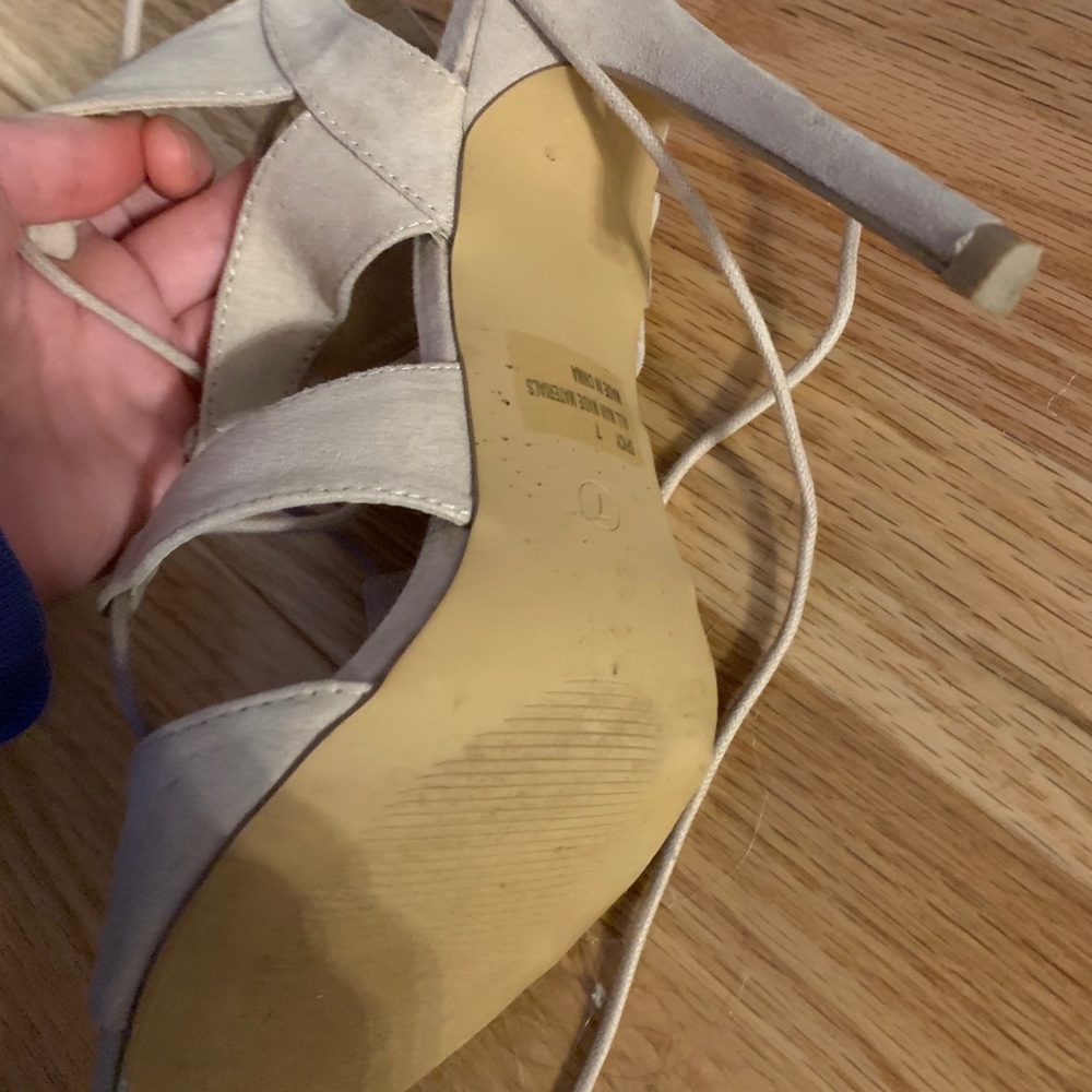 Heels - Picture 4 of 5